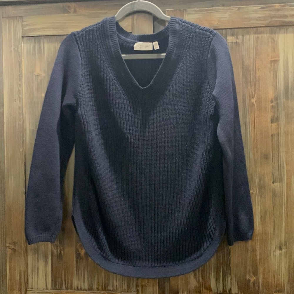 RD Style Women’s Navy V-Neck Sweater